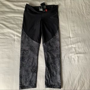 NWT Under Armour Heat Gear Crop